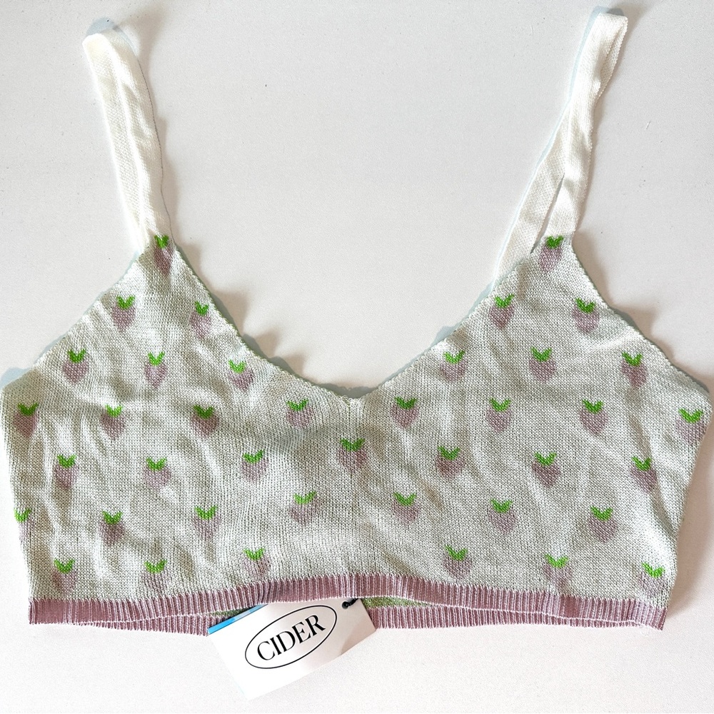 Cider Knitted Strawberry Crop Top Size Medium NWT